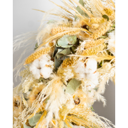 Dried Flower Wreath in Neutral Tones